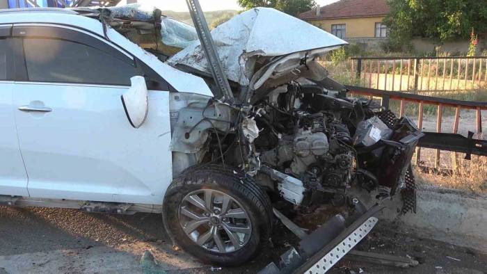 Hurdaya Dönen Otomobilden Yaralı Kurtarılan Gençten Acı Haber: Hastanede Hayatını Kaybetti