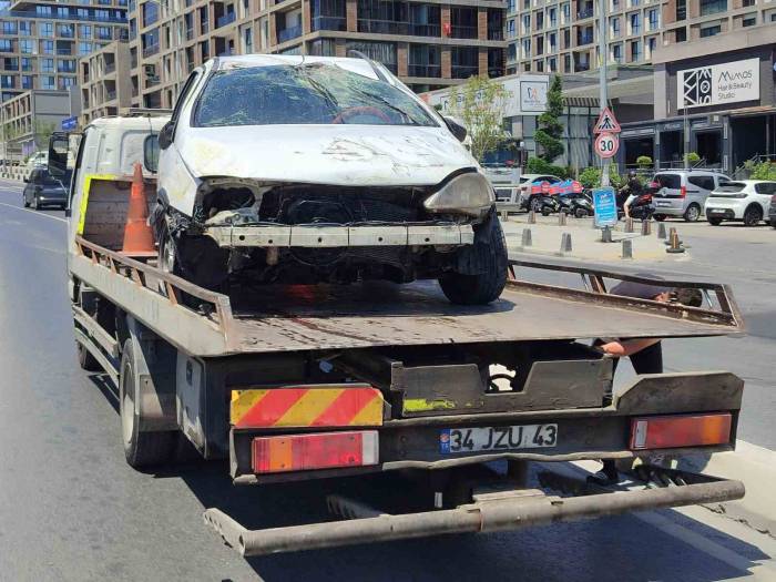 Küçükçekmece’de Kaza: 1 Yaralı