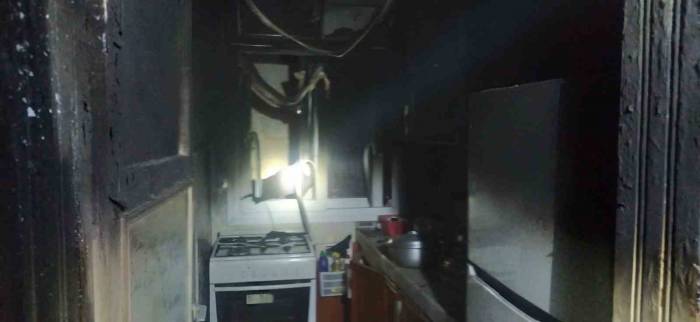 Tarsus’ta Ev Yangını, Bir Ev Kullanılmaz Hale Geldi