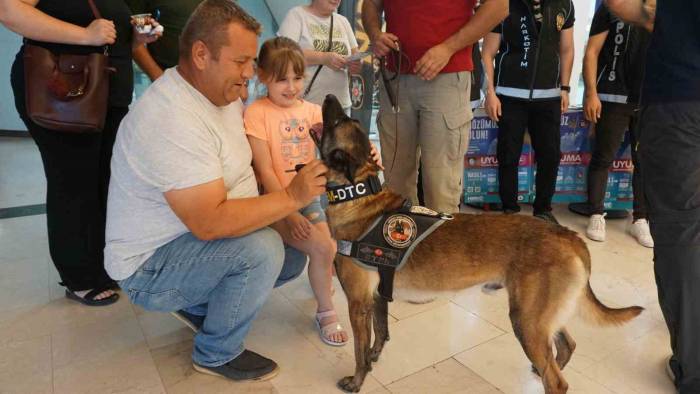 Narkotik Köpeği ’kongar’ İlgi Odağı Oldu