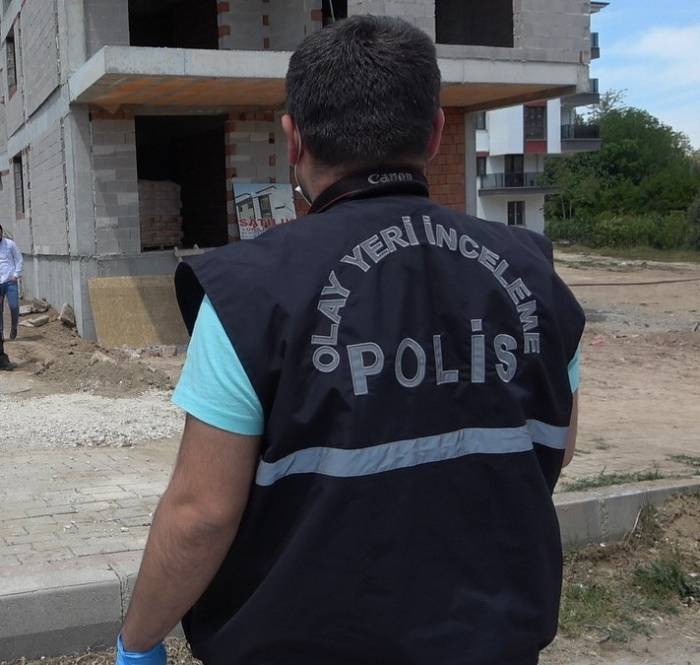 Yıkılan Duvarın Altında Kalan İnşaat Ustası Hayatını Kaybetti