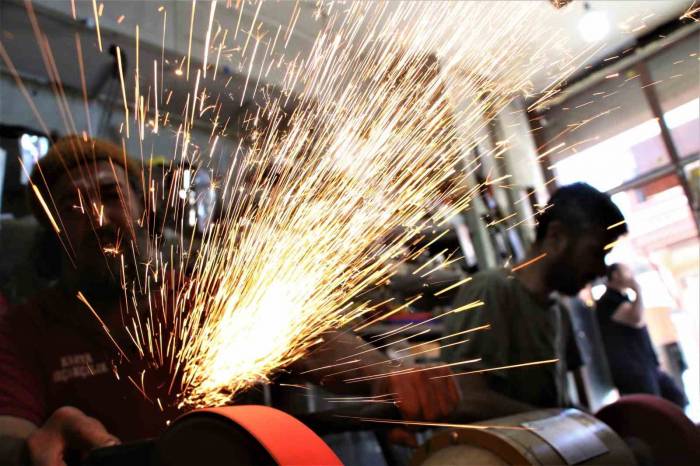 Bıçak Bileme Ustalarının ’kurban Bayramı’ Yoğunluğu