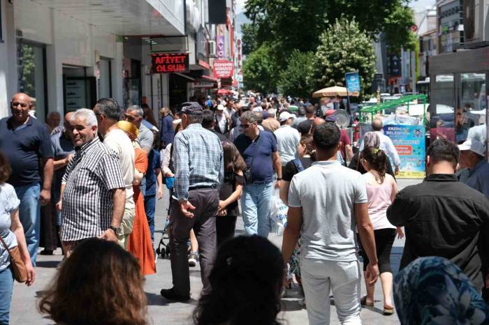 Erzincan’da Bayram Yoğunluğu Gurbetçi Akınıyla İki Katına Çıktı