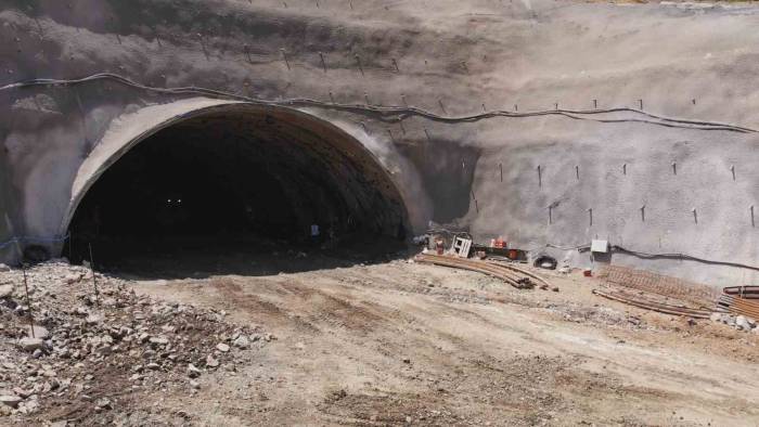 Filyos’a Giden Tünel Çalışmalarında Işık Göründü