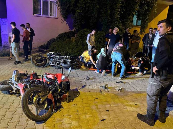 Kağızman’da 2 Motosiklet Kafa Kafaya Çarpıştı: 2 Ağır Yaralı