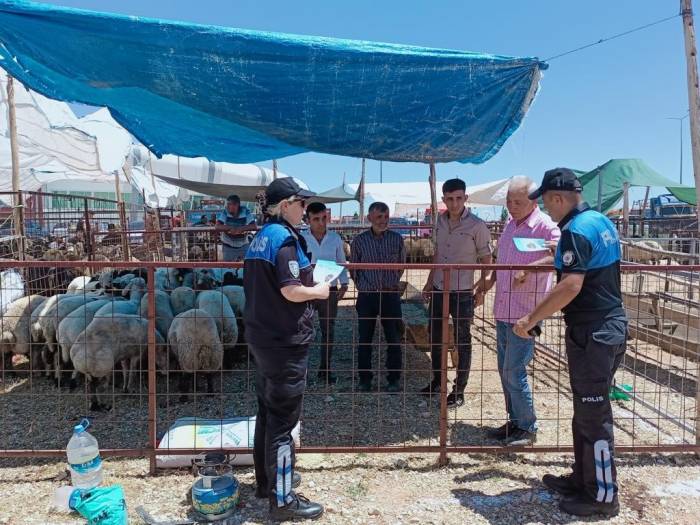 Karaman’da Kurban Pazarında Broşürlü Sahte Para Uyarısı