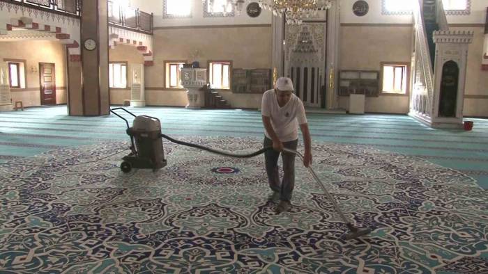 Kartal’da Kurban Bayramı Öncesi Camii Ve Cemevleri Dezenfekte Edildi