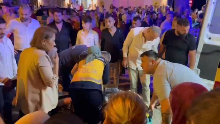 Yolun Karşısına Geçmek İsteyen Yayaya Minibüs Çarptı