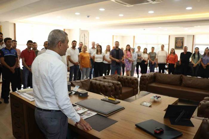 Başkan Kaplan, Bayramlaşma Töreninde Personeli İle Bayramlaştı