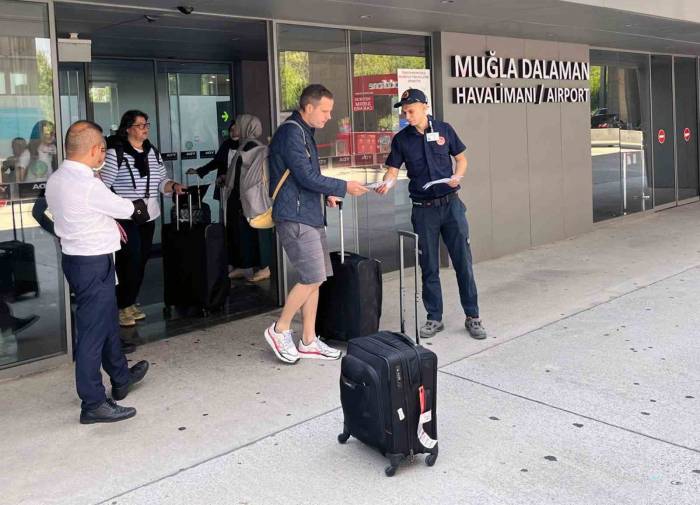 Muğlalı İtfaiyecilerden İngilizce Ve Türkçe Yangın Uyarısı