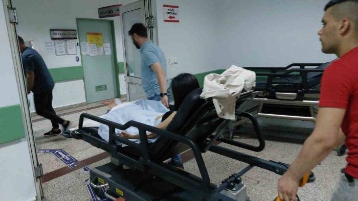 Samsun’da Kafe Önünde Silahlı Saldırı: 2’si Kadın 3 Yaralı