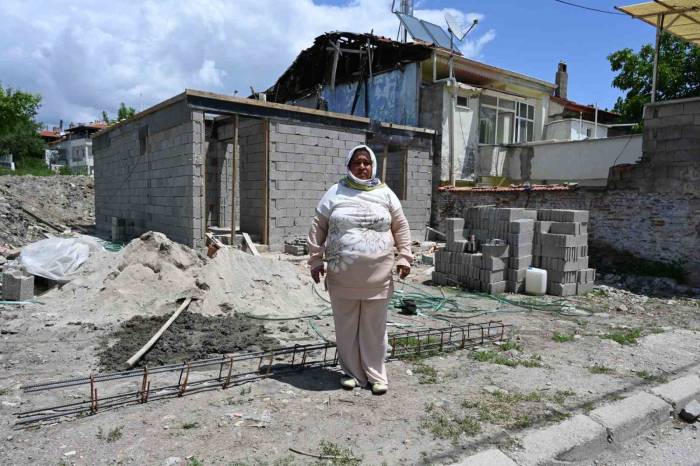 Sobayı Benzinle Tutuşturmak İsterken Yaktığı Evi Belediye Yeniden İnşa Ediyor