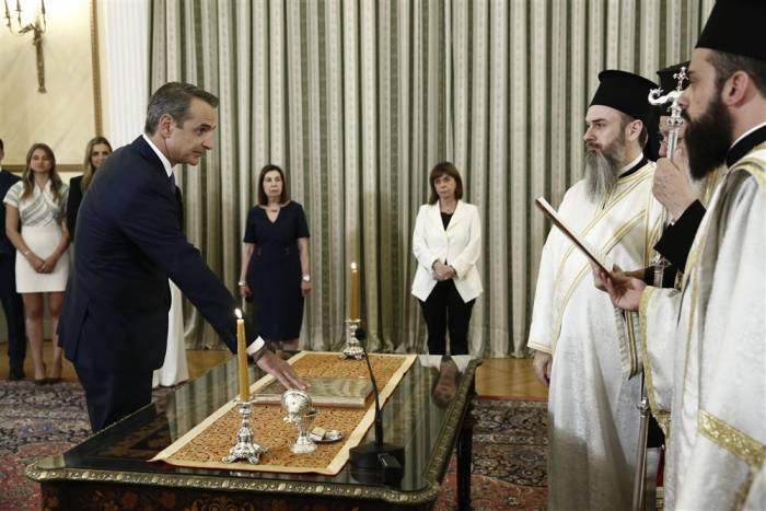 Yeniden Başbakan Seçilen Miçotakis Yemin Etti