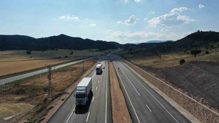 Ankara-nallıhan Bölünmüş Kara Yolunun Bir Kısmı Trafiğe Açıldı