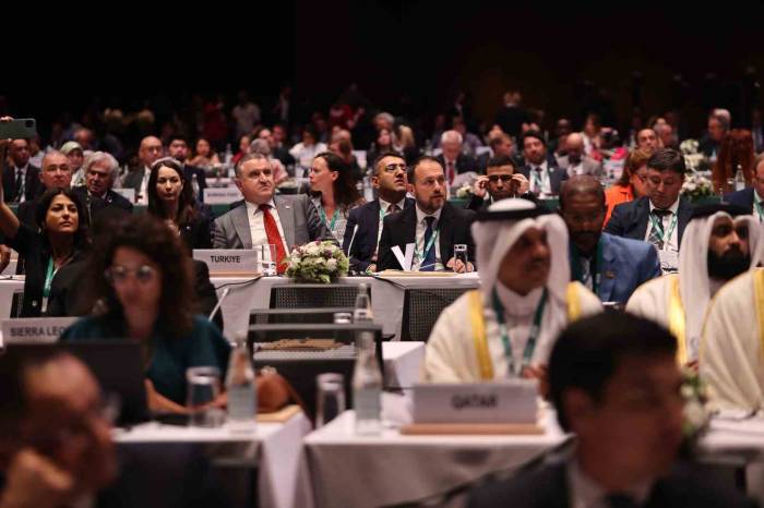 Bakan Osman Aşkın Bak, Bakü’de