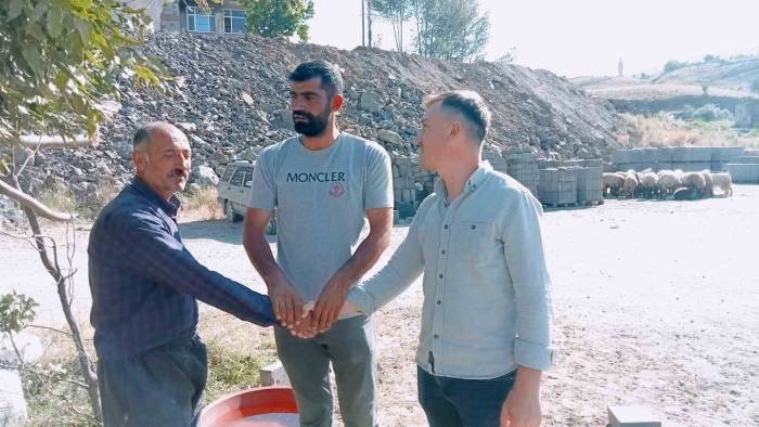 Bitlis’te Kurban Pazarında Fiyatlar Yüksek, Satışlar Düşük