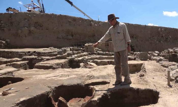 Binlerce Yıllık Tarihi Gün Yüzüne Çıkartıyor: Japon Arkeolog Hitit Dönemini Keşfediyor