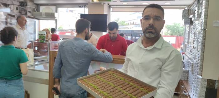 Bingöl’de Tatlıcıların Bayram Mesaisi