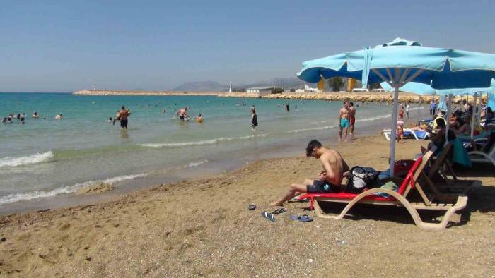 Mersin Sahillerinde Bayram Arifesinde Doluluk Oranı Yüzdü 100 Oldu