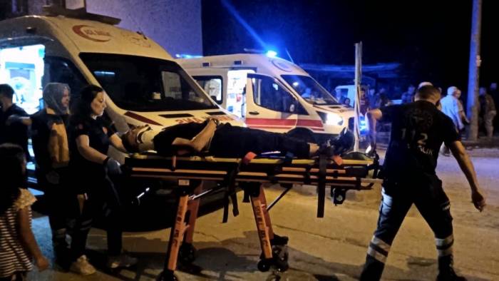 Otomobil İle Motosiklet Çarpıştı: 2 Yaralı