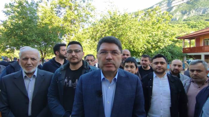 Bakan Yılmaz Tunç, Baba Ocağında Bayramlaşma Programına Katıldı.
