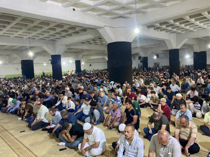 Depremin Merkezinde Buruk Kurban Bayramı