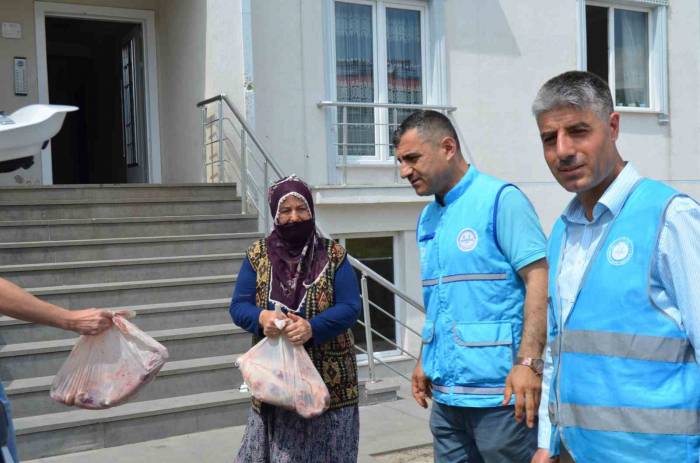 Varto’da Kurban Eti Dağıtımı