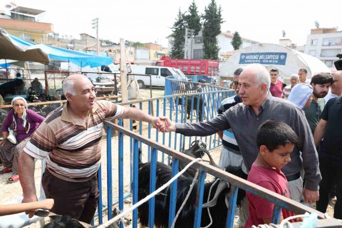 Başkan Gültak Vatandaşlarla Bayramlaştı