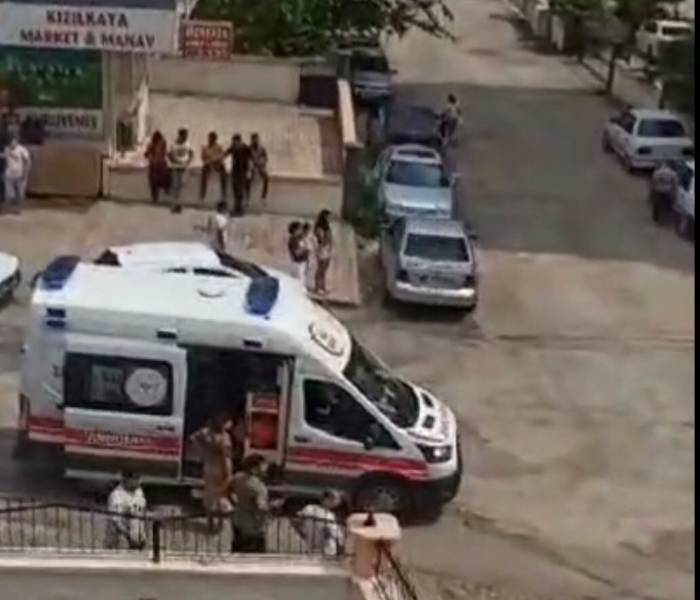 Adana’da Ev Yangını: 3 Kişi Dumandan Etkilendi