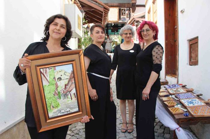 Amasya’da Çini Ustası Kadınlar Satışa Çıkan Atölyelerini Borçlanıp Satın Aldı