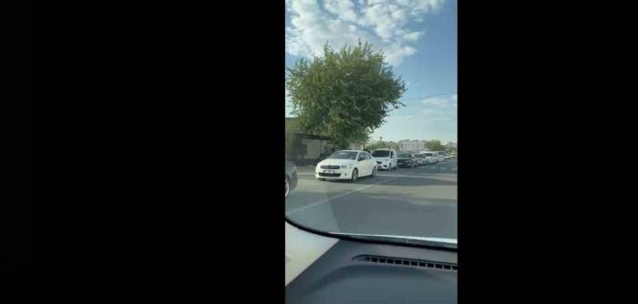 Beyazsu Mesire Alanında Araç Kuyruğu 20 Kilometreyi Aştı