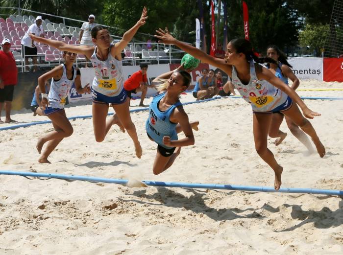 Ehf Avrupa U17 Plaj Hentbolu Şampiyonası’nda İlk Gün Tamamlandı