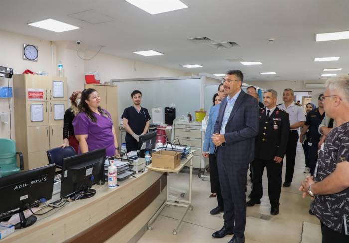 Fedakârlıkları İçin Teşekkür Ederek Bayramlarını Kutladı