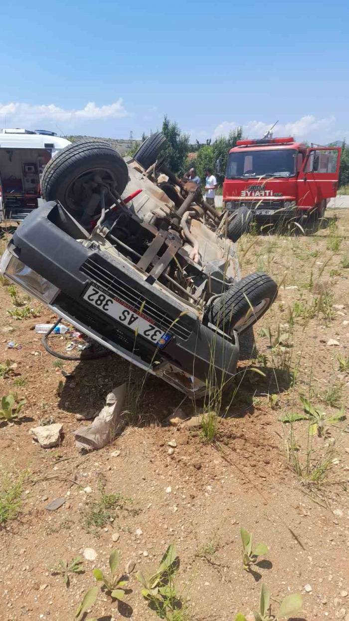 Isparta’da Otomobil Takla Attı: 2 Yaralı