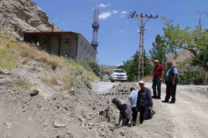 Belediye Ekiplerinden Bayram Mesaisi