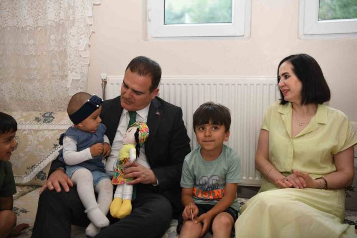 Vali Akbıyık Bayramı Vatandaşlarla Geçirdi