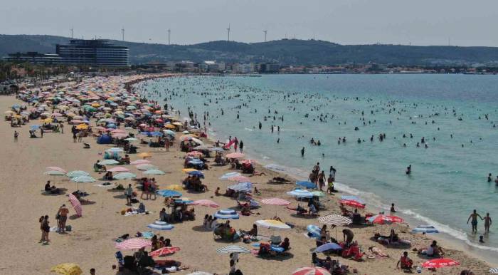Tatilciler Bayramın İkinci Gününde De Çeşme’ye Akın Etti