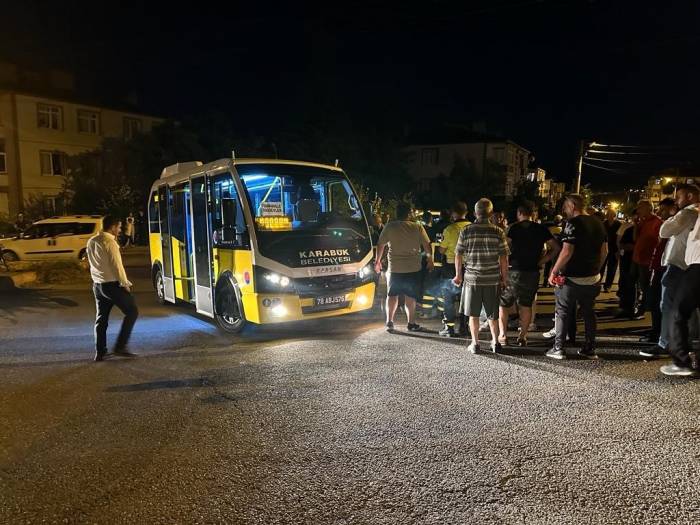 Minibüsün Çarptığı Yaşlı Adam Hayatını Kaybetti