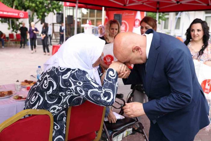 Gönül Köşkü Huzurevi’nde Bayram Kutlaması