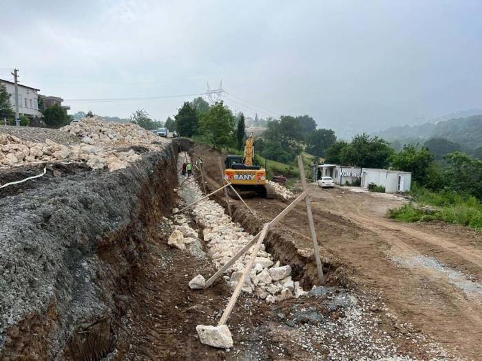 Başiskele Hoca Ahmet Yesevi Caddesi Sil Baştan Yenileniyor
