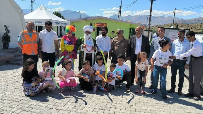 Başkan Zelyurt Depremzede Vatandaşlar Bayramlaştı