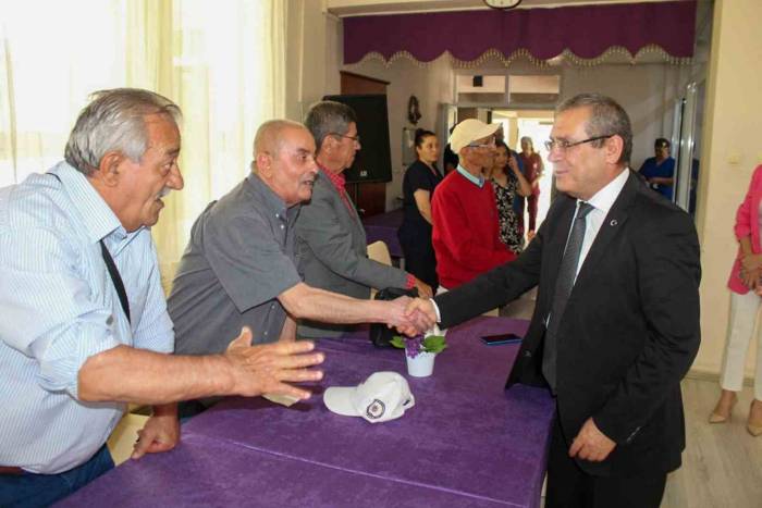 Muğla Protokolü Huzurevi Vatandaşlarının Bayramını Kutladı