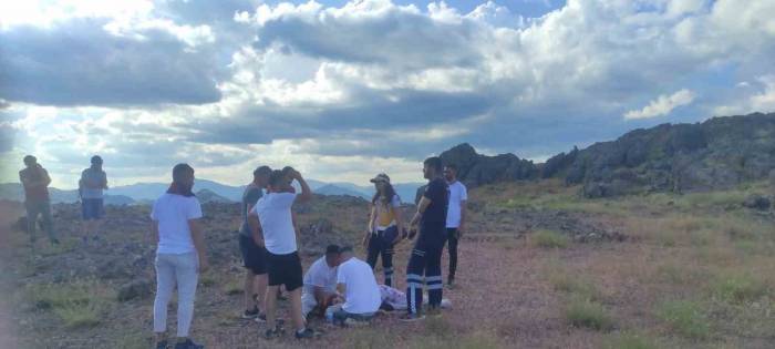 Tunceli’de Yüksekten Düşen Genç Kız, Askeri Helikopterle Hastaneye Kaldırıldı