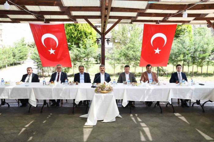 Uşak Protokolü Bayramlaşma Töreninde Buluştu