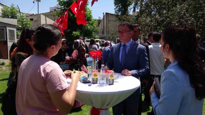 Van’da Resmi Bayramlaşma Töreni