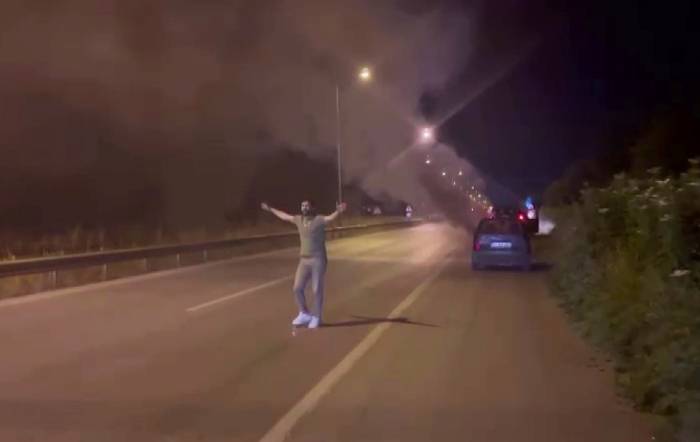 Otomobilinin Yanışını Çaresizce İzledi, O Anları Saniye Saniye Kaydetti