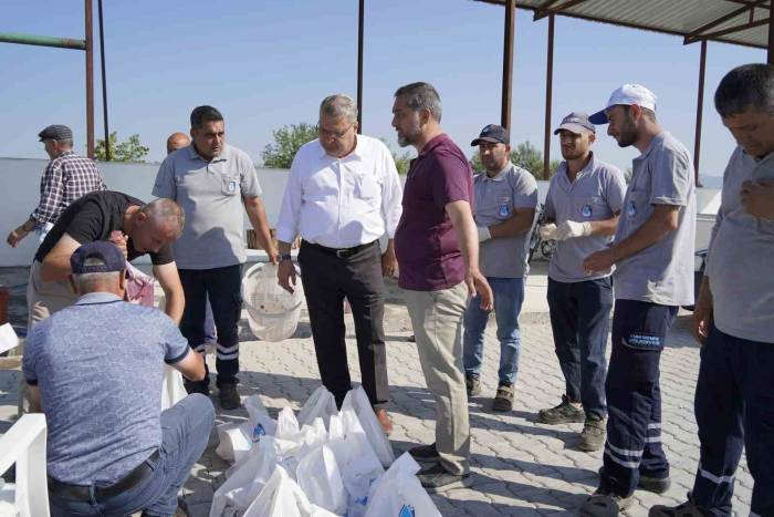 Manisa’da 40 Ton Kurban Eti 6 Bin Aileye Dağıtılacak