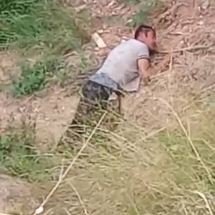 Uçurumda Mahsur Kalan Şahıs İtfaiye Ekipleri Tarafından Kurtarıldı