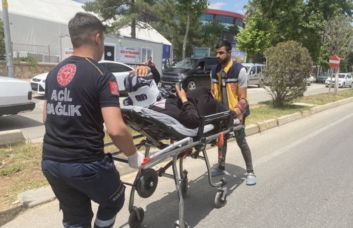 İki Otomobil Çarpıştı:1 Yaralı