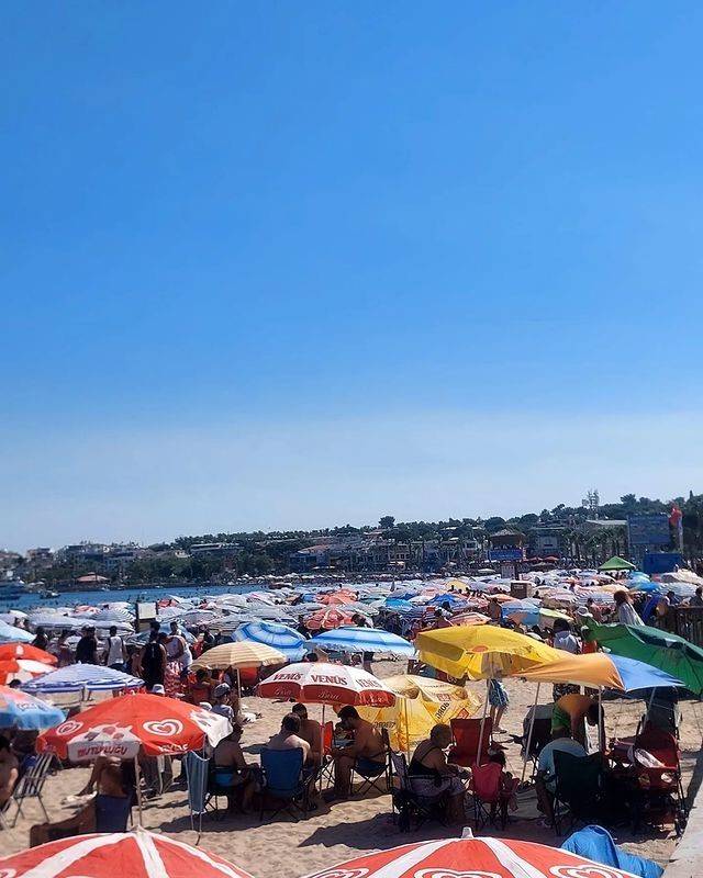 Didim’de Plajlarda Adım Atacak Yer Kalmadı